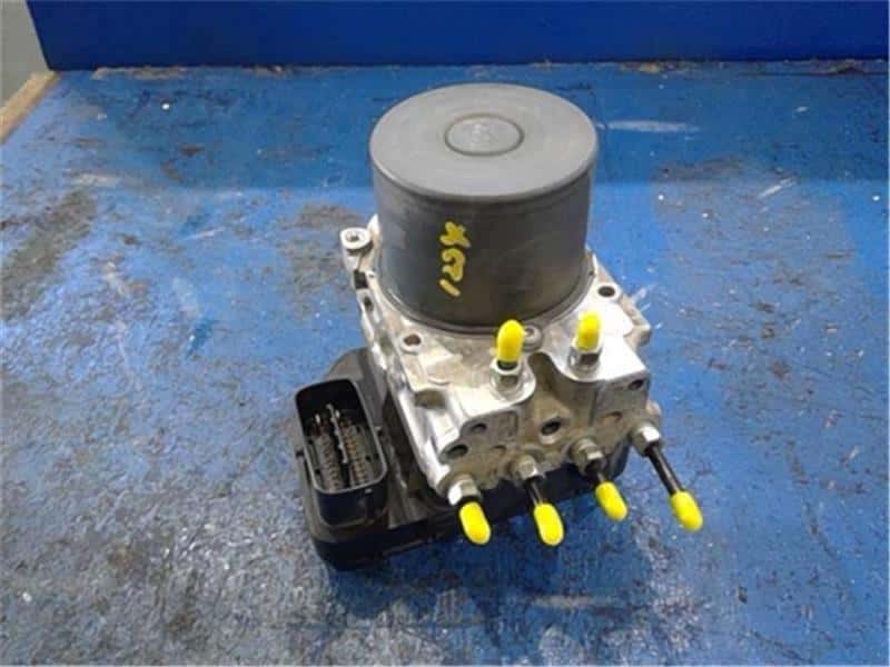 [Used]ABS Control Module TOYOTA Harrier 2014 DBA-ZSU60W - BE FORWARD ...