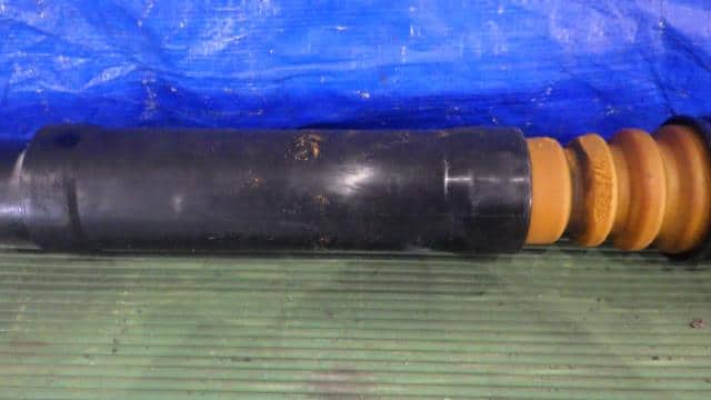 [Used]Rear Right Shock Absorber HONDA Fit 2013 DBA-GK3 52611T5AJ03 - BE ...