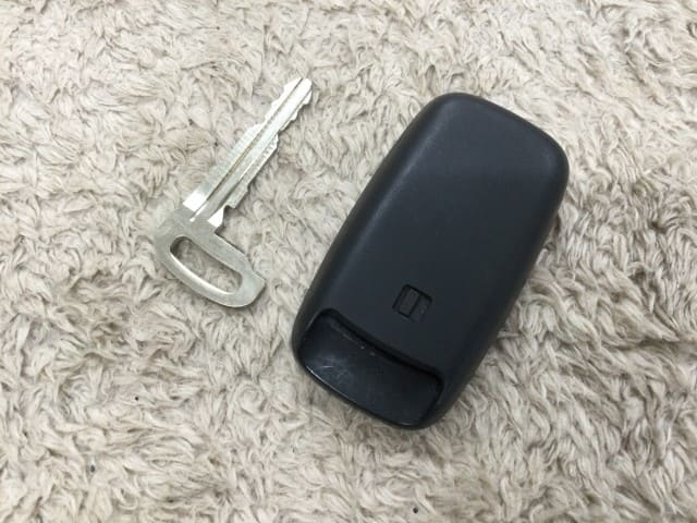 [Used]Keyless Entry Remote Control Key DAIHATSU Tanto 2023 5BA-LA660S ...