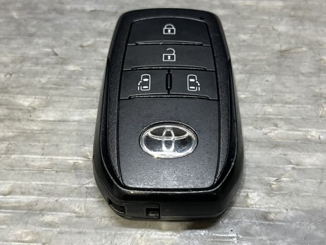 [Used]Keyless Entry Remote Control Key TOYOTA Sienta 2023 6AA-MXPL10G ...