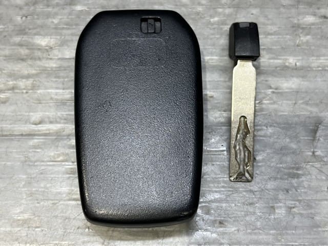 [Used]Keyless Entry Remote Control Key TOYOTA Sienta 2023 6AA-MXPL10G ...