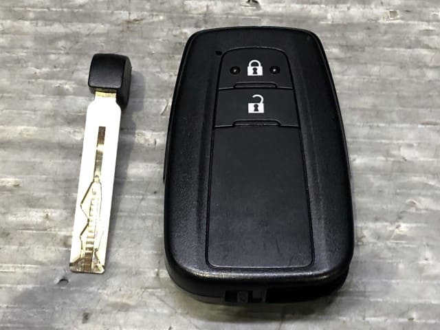 [Used]Keyless Entry Remote Control Key TOYOTA 2019 6AA-ZWE211H ...