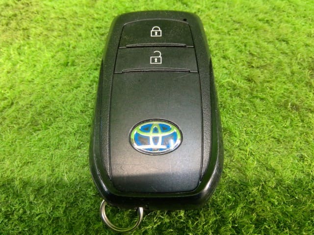 [Used]Keyless Entry Remote Control Key TOYOTA Yaris 2020 6AA-MXPH10 ...