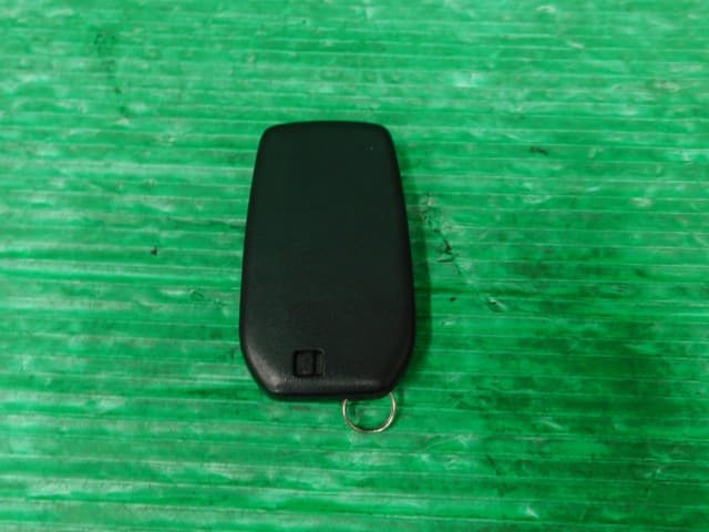 [Used]Keyless Entry Remote Control Key TOYOTA Aqua 2021 6AA-MXPK11 ...