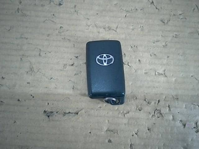 [Used]Keyless Entry Remote Control Key TOYOTA Corolla Axio 2007 DBA ...