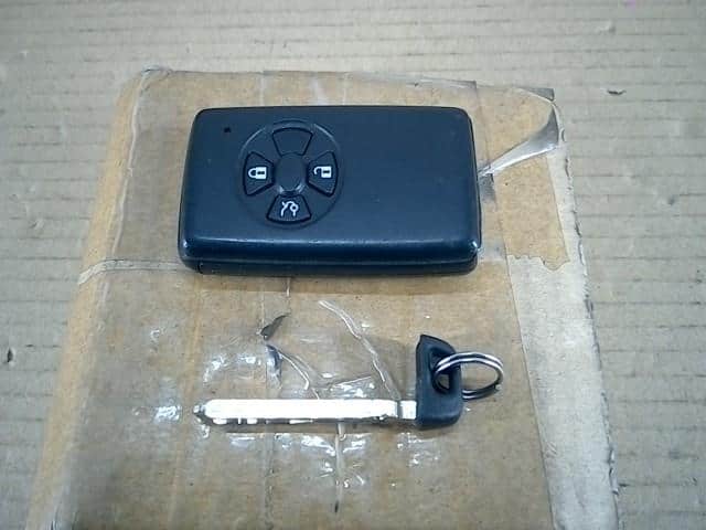 [Used]Keyless Entry Remote Control Key TOYOTA Corolla Axio 2008 DBA ...