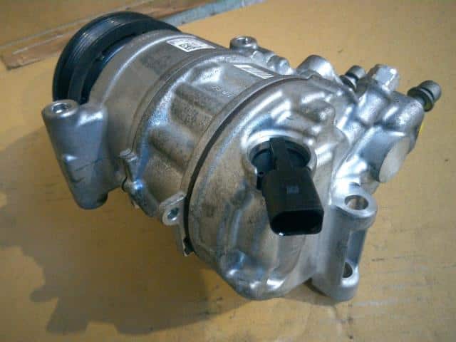 Used]A/C Compressor AUDI Audi q5 2020 LDA-FYDETS 80A820803 - BE