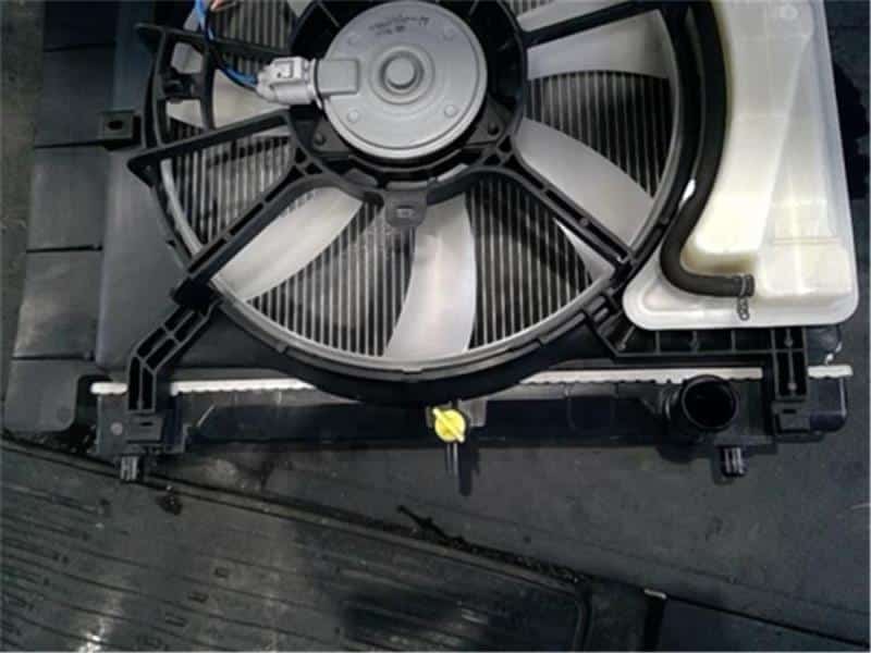 [Used]Radiator TOYOTA Probox Van 2016 DBE-NCP165V 1640021381 - BE ...
