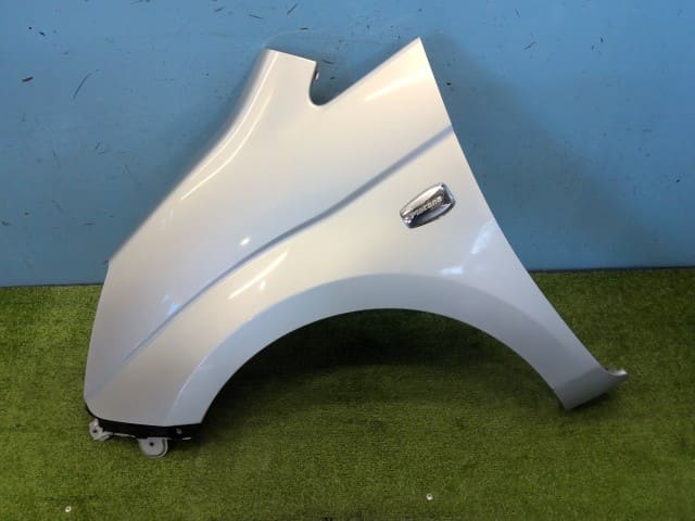 [Used]Left Fender Panel TOYOTA Isis 2014 DBA-ZGM15W 5380244060 - BE ...