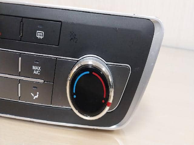 [Used]A/C & Heater Control panel Ssangyong Rexton 2018 6872038000 - BE ...