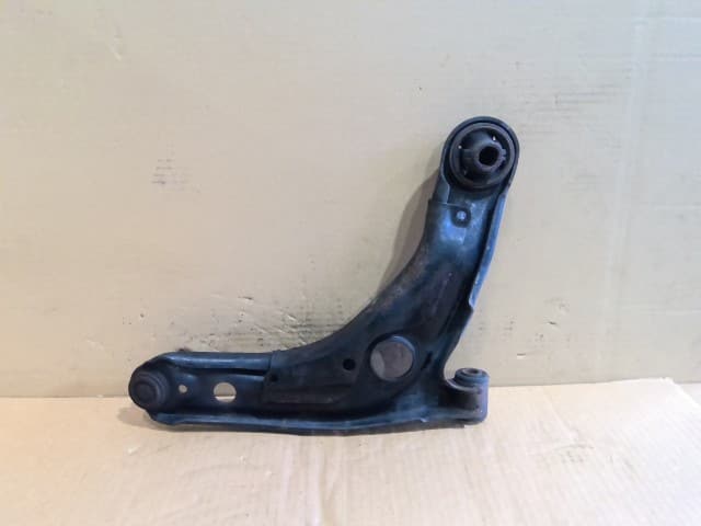 [Used]Front Left Lower Control Arm TOYOTA Ractis 2008 CBA-NCP105 ...