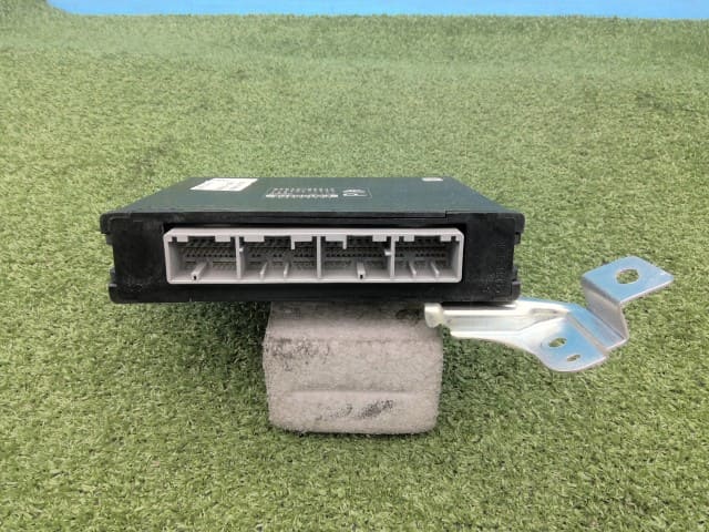 [Used]Engine Control Unit DAIHATSU Hijet 2013 EBD-S201P 89560B5E80 - BE ...