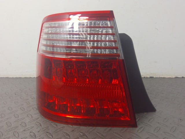Used]Left Tail Light TOYOTA Crown 2006 DBA-GRS180 8156030A00 - BE