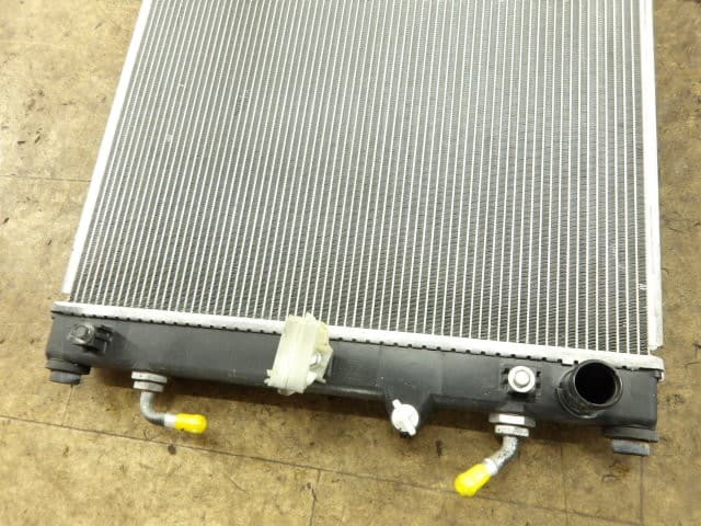 [Used]Radiator SUZUKI Jimny 2018 3BA-JB64W 1770077R10 - BE FORWARD Auto ...