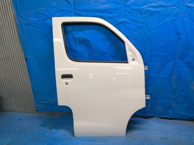 Used]Front Right Door Assembly DAIHATSU 2020 5BF-S403P 67001BZ211