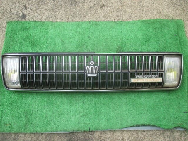 [Used]Radiator Grille TOYOTA Crown 1988 E-GS131 24G - BE FORWARD Auto Parts