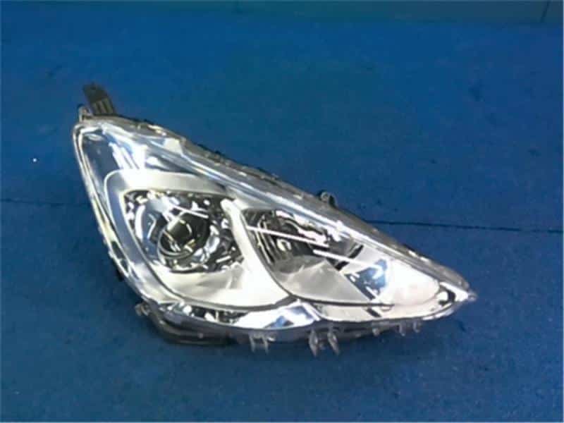 アクアNHP10ヘッドランプassy右 アクア NHP10 右ヘッドランプAssy 中古