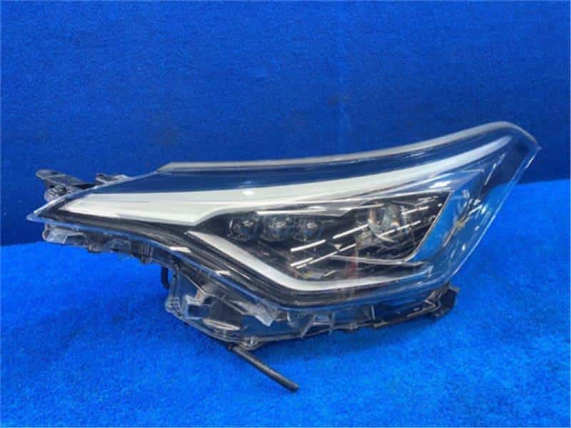 Used]Left Headlight TOYOTA C-HR 2020 6AA-ZYX11 8118510B10 - BE