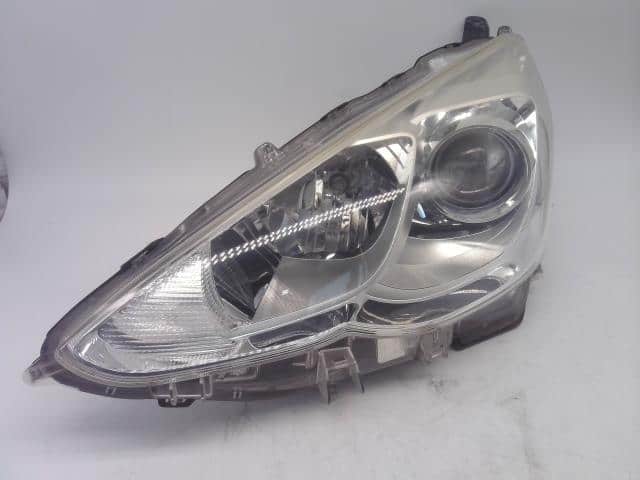 Used]Left Headlight TOYOTA Aqua 2015 DAA-NHP10 8115052K40 - BE
