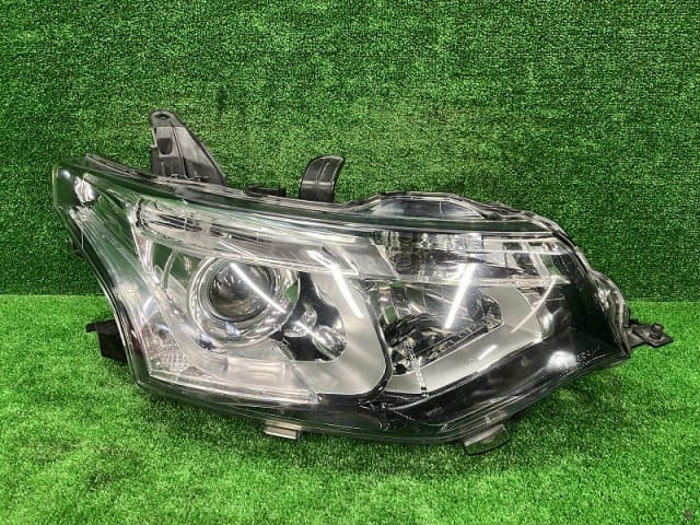 Used]Right Headlight MITSUBISHI Outlander 2014 DLA-GG2W 8301C206