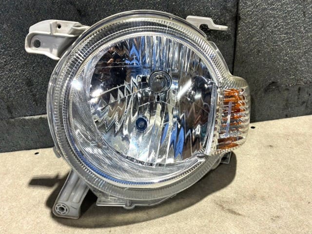 Used]Left Headlight DAIHATSU Mira cocoa 2009 DBA-L685S 81550B2520