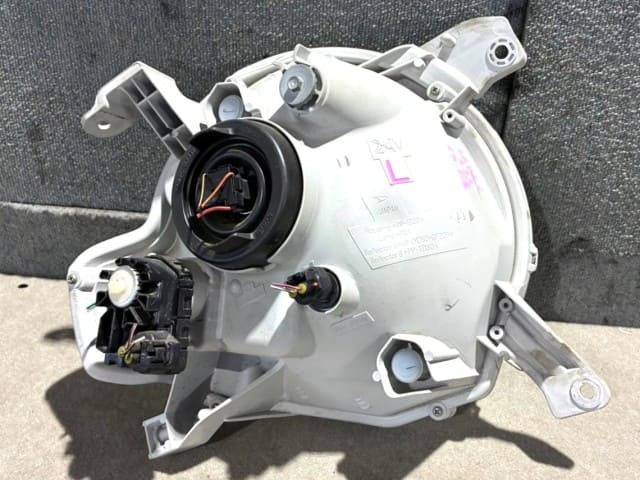 Used]Left Headlight DAIHATSU Mira cocoa 2009 DBA-L685S 81550B2520