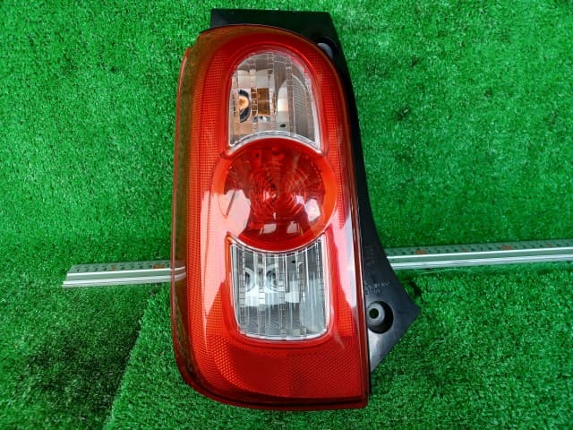 ◆Mira Cocoa 675S Left and Right Light Used]Left Tail Light DAIHATSU Mira cocoa 2010 DBA-L675S