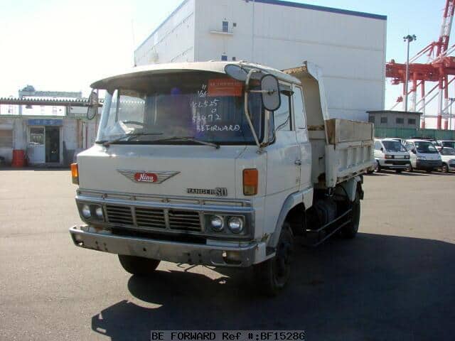 hinohono 1/50 Hino Profia hauling the Hitachi ZX690LCH-6. Low, steady, and