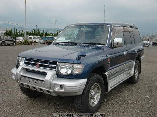 Oto8s  Mitsubishi Pajero V45 2005