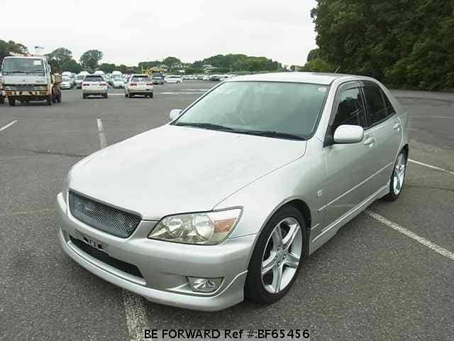 Toyota altezza 2000