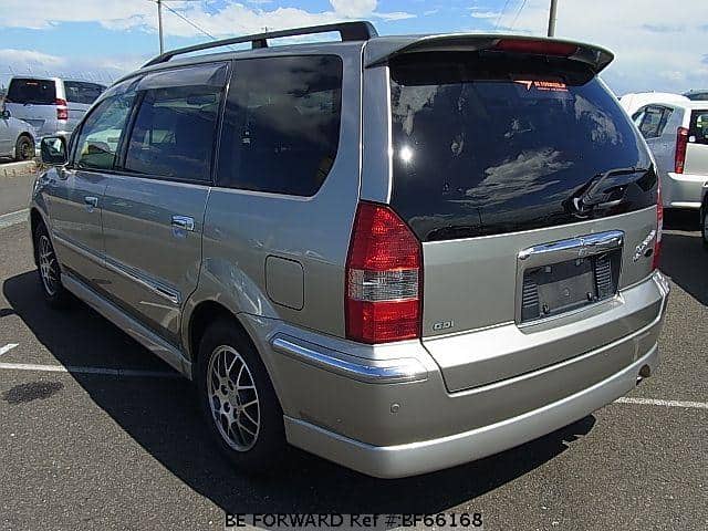mitsubishi grandis 2001