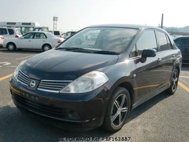 Nissan Tiida 2002