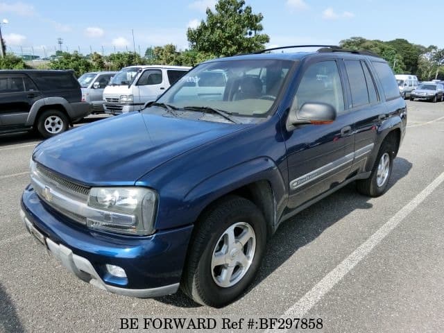 navy blue chevy trailblazer