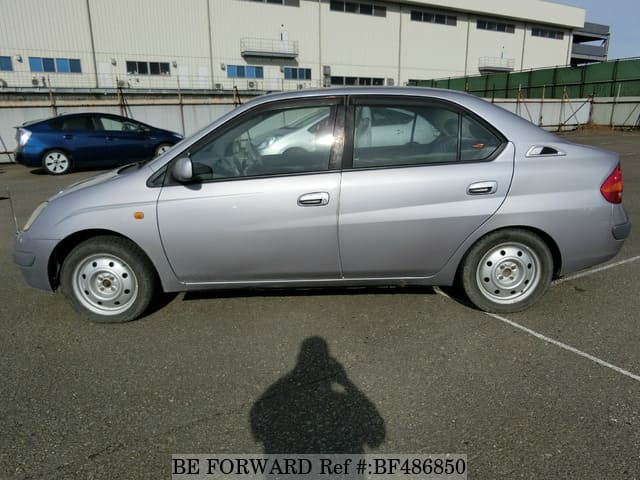 Toyota prius nhw10