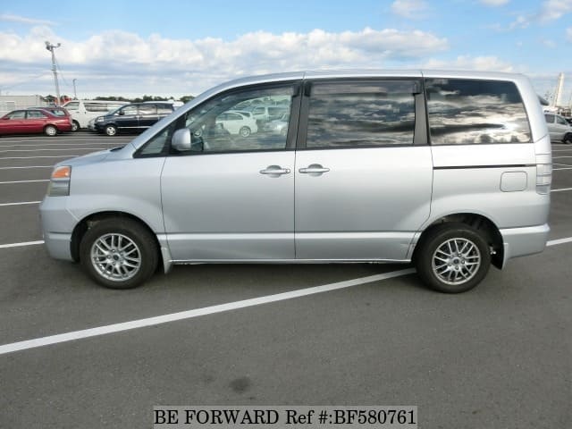 Toyota voxy 2001
