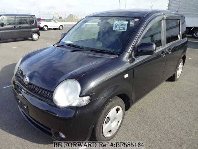 Toyota sienta 2004