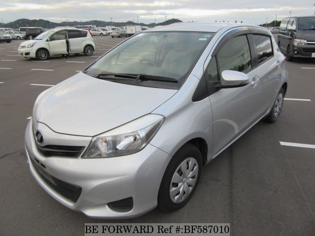 Toyota Vitz 2012 Silver