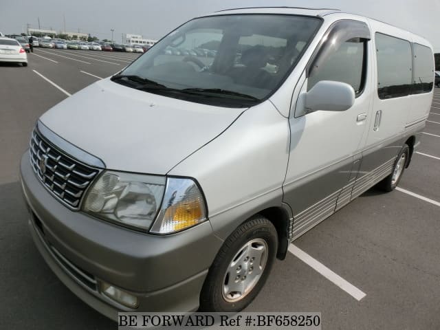 TOYOTA Grand Hiace