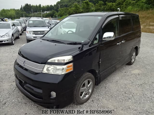 Toyota voxy 2005