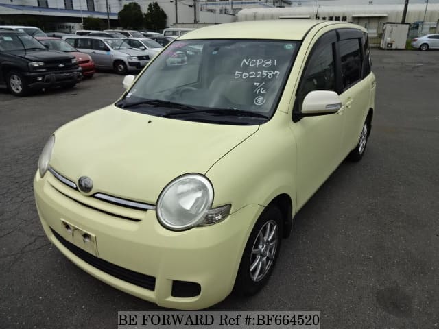 TOYOTA Sienta