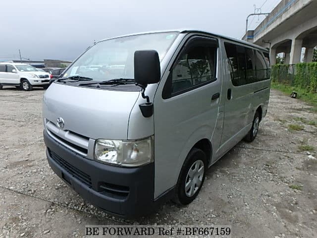 TOYOTA Regiusace Van