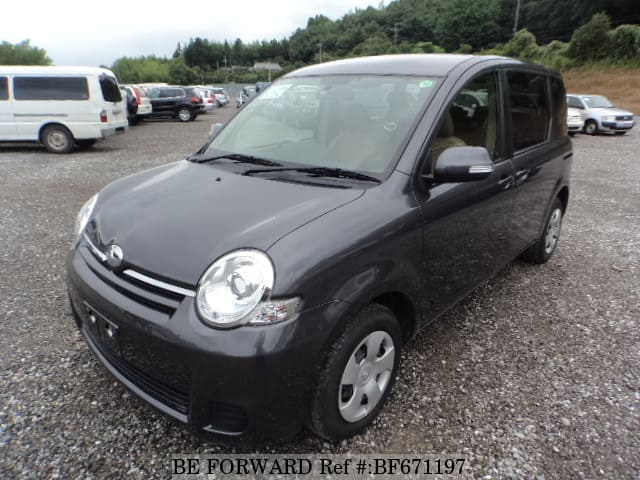 Toyota sienta 2014