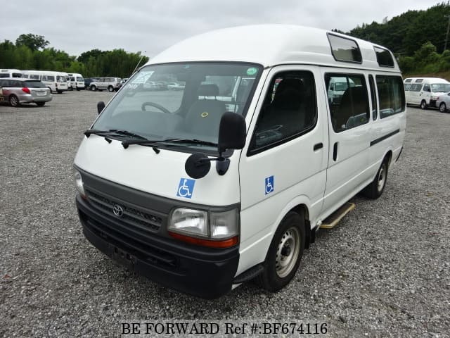 TOYOTA Hiace Commuter