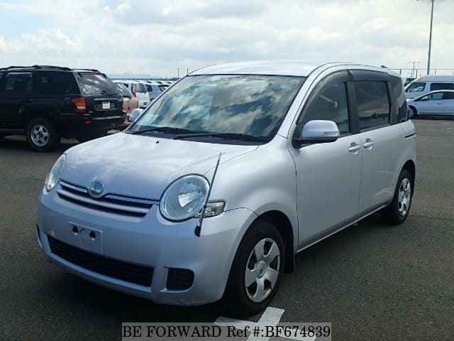 Toyota sienta ncp81g