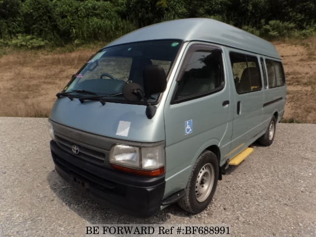 TOYOTA Hiace Commuter