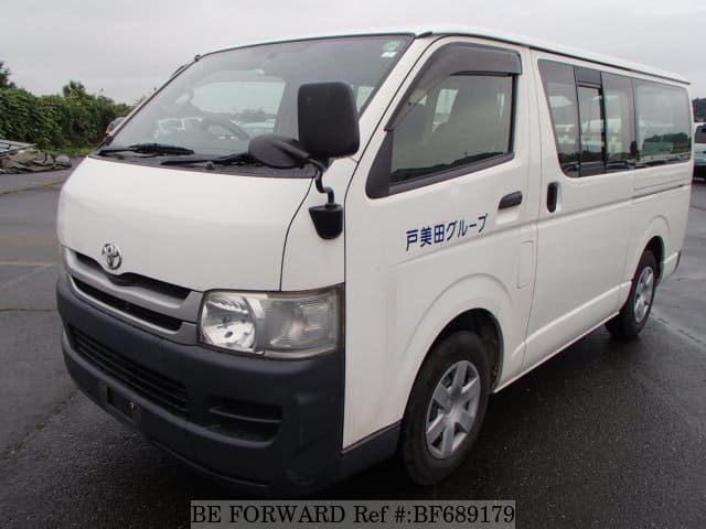 TOYOTA Regiusace Van