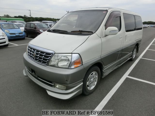 TOYOTA Grand Hiace