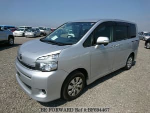 Used 2010 TOYOTA VOXY BF694467 for Sale