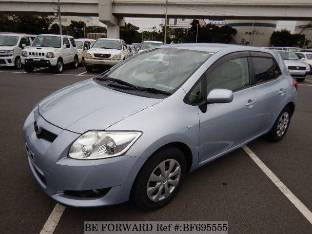 TOYOTA Auris