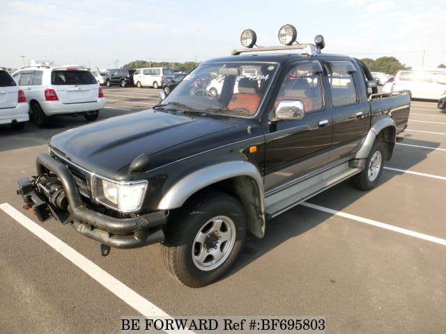 TOYOTA Hilux